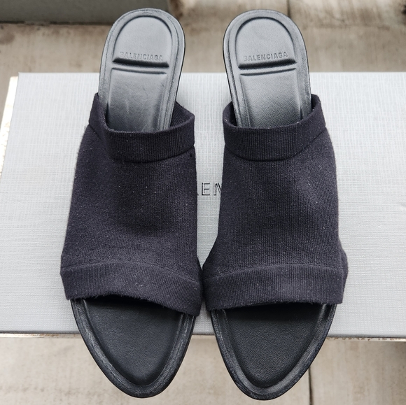 Balenciaga 40mm heel stretch mule sandals 🖤 - Picture 6 of 14